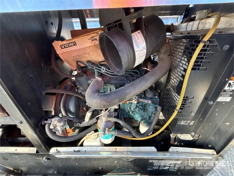  Red-D-Arc DX350 350 A Skid-Mounted Engine Driven W Зварювальні апарати