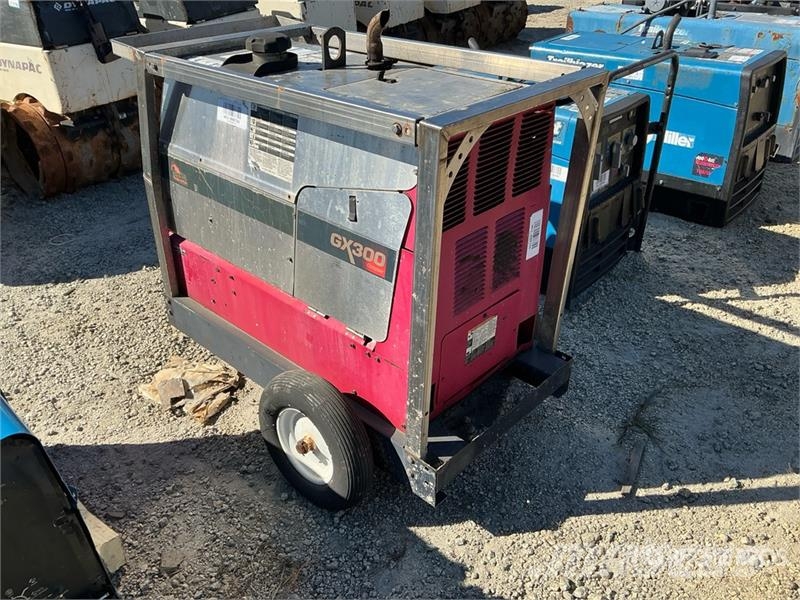 Red-D-Arc GX300 300 A Mobile Multi-Process Engine Welding Equipment