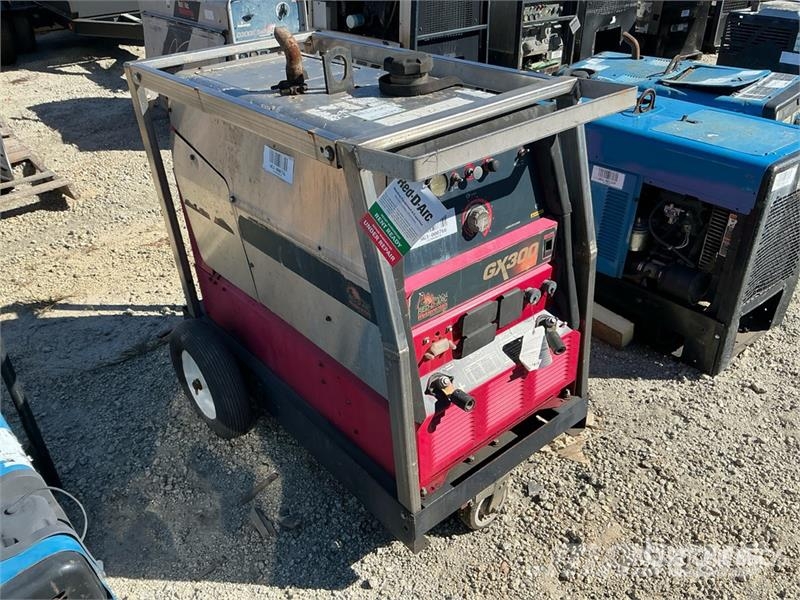 Red-D-Arc GX300 300 A Mobile Multi-Process Engine Welding Equipment