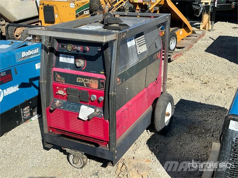 Red-D-Arc GX300 300 A Mobile Multi-Process Engine Welding Equipment