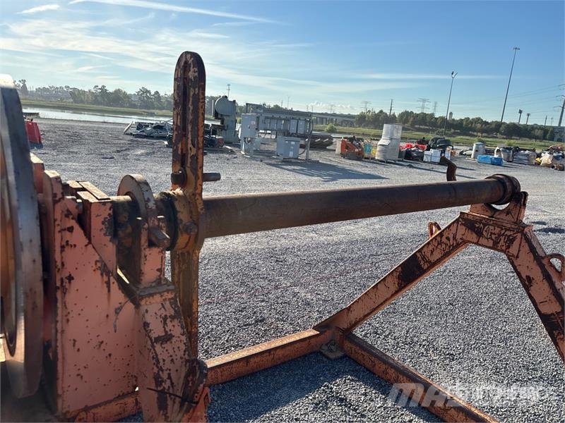 Reel Stand Pomožni stroji