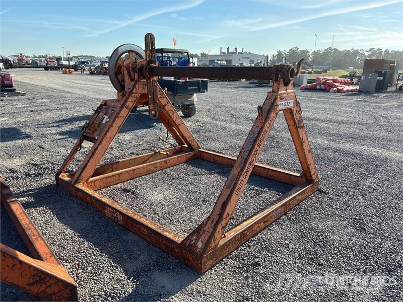 Reel Stand Pomožni stroji