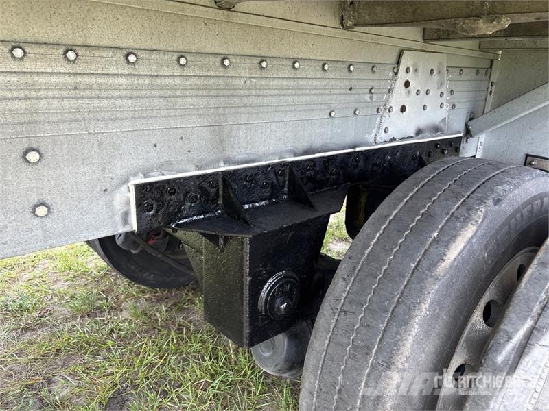 Reitnouer 48 ft T/A Spread Axle Flatbed Trailer Remorque ridelle