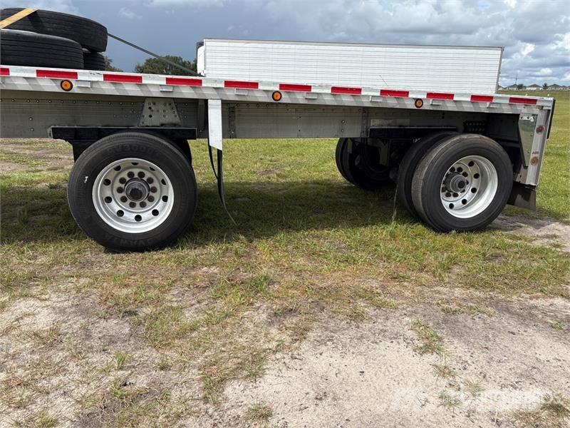 Reitnouer 48 ft T/A Spread Axle Flatbed Trailer Remorque ridelle