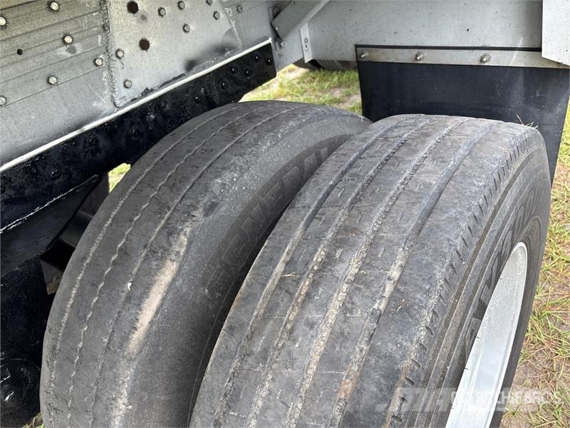 Reitnouer 48 ft T/A Spread Axle Flatbed Trailer Remorque ridelle