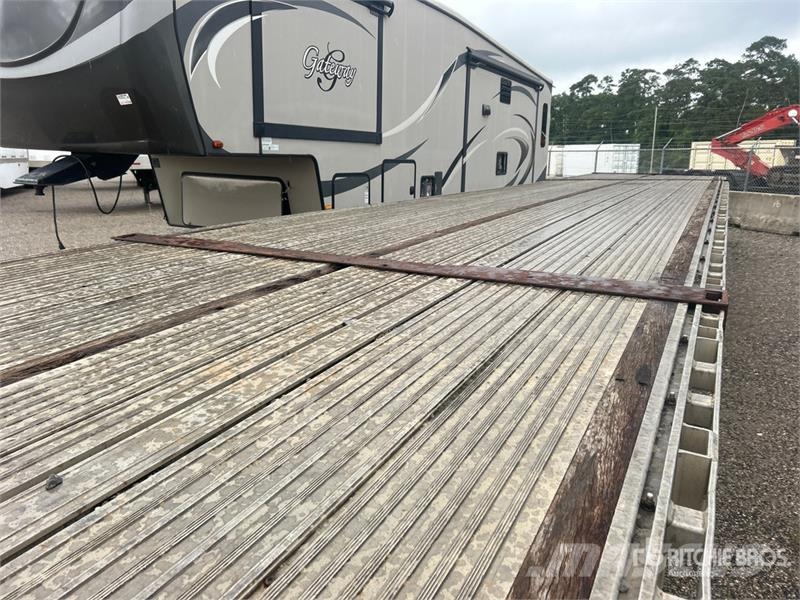 Reitnouer 53 ft S/A Flatbed Trailer (Inoperable) Platformas/izkraušana no sāniem