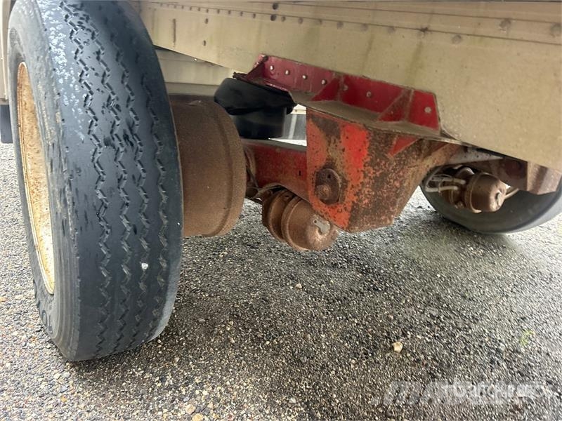 Reitnouer 53 ft S/A Flatbed Trailer (Inoperable) Flatbed/Dropside trailers