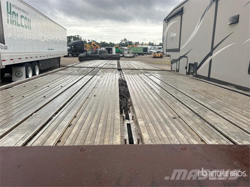 Reitnouer 53 ft S/A Flatbed Trailer (Inoperable) Flatbed/Dropside trailers