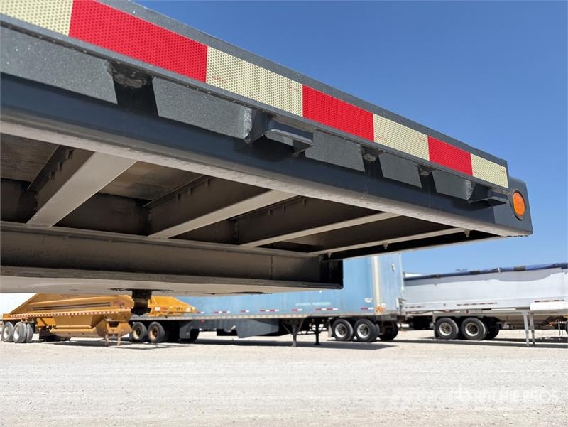 Road Boss Trailer Mfg. 48 ft T/A Step Deck Crane M Processutrustning