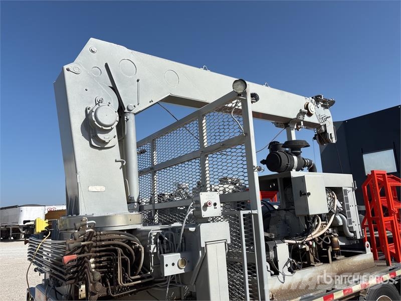 Road Boss Trailer Mfg. 48 ft T/A Step Deck Crane M 가공 장비