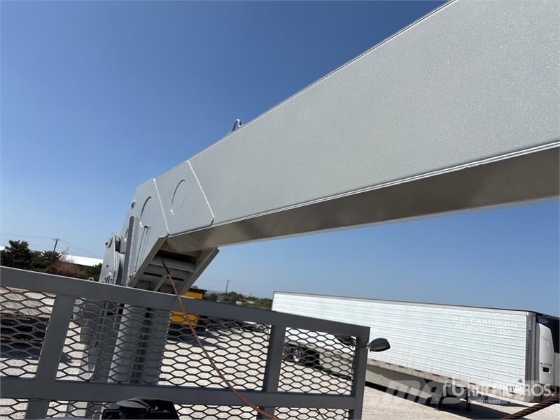Road Boss Trailer Mfg. 48 ft T/A Step Deck Crane M Processutrustning