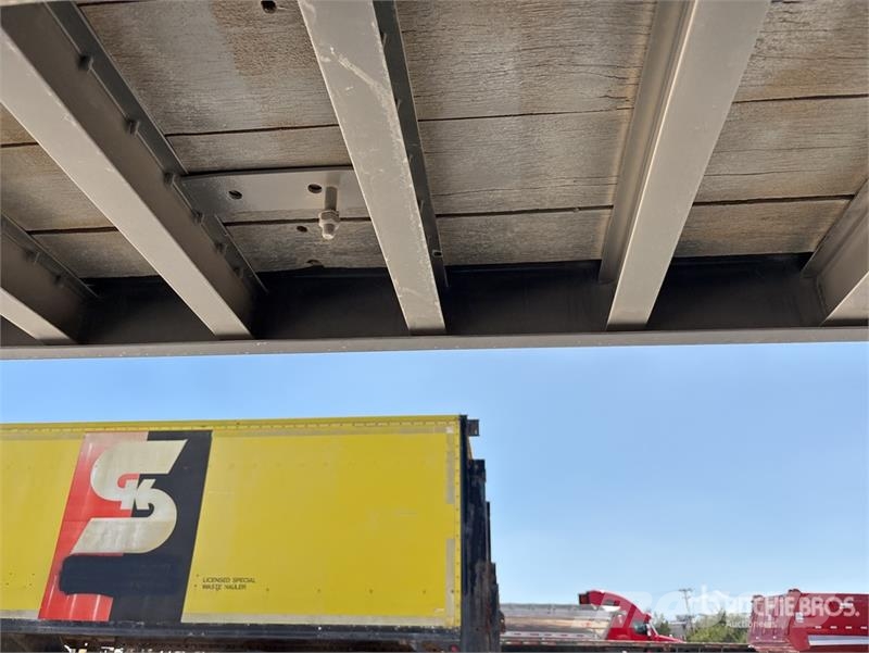 Road Boss Trailer Mfg. 48 ft T/A Step Deck Crane M Processutrustning