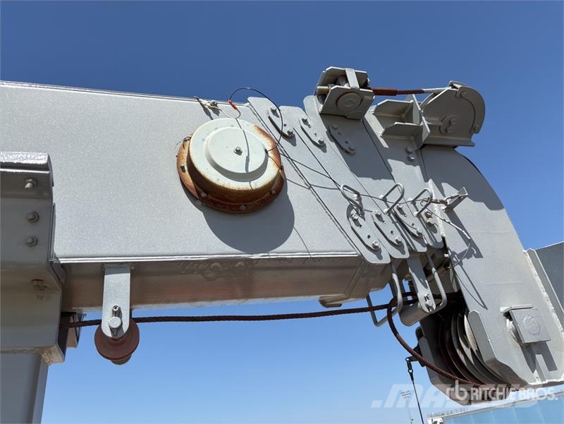 Road Boss Trailer Mfg. 48 ft T/A Step Deck Crane M Processutrustning