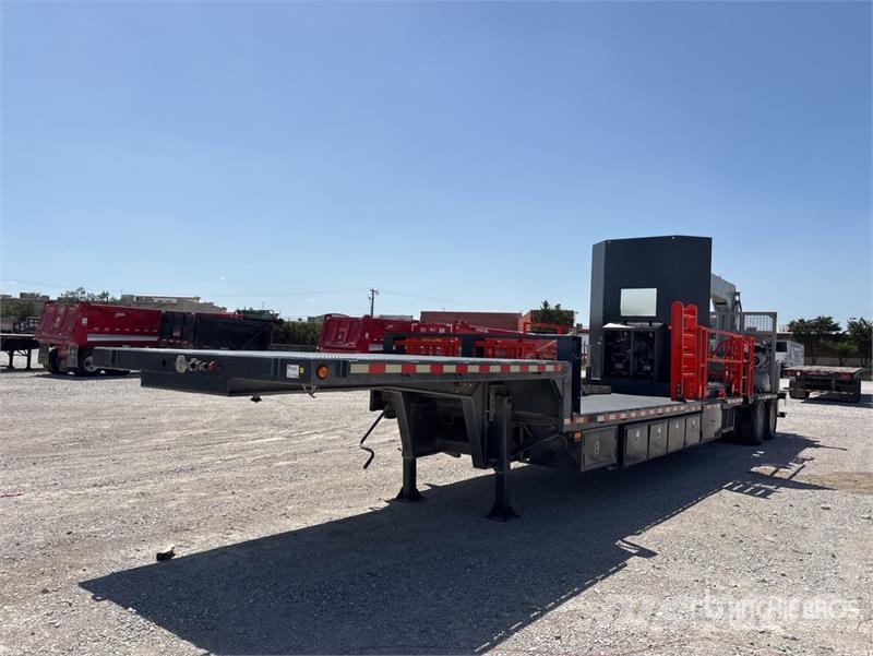 Road Boss Trailer Mfg. 48 ft T/A Step Deck Crane M Processutrustning