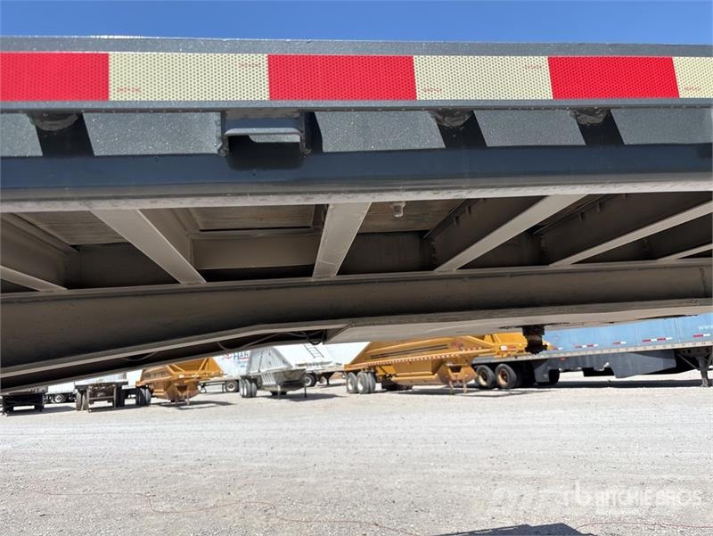 Road Boss Trailer Mfg. 48 ft T/A Step Deck Crane M Processutrustning