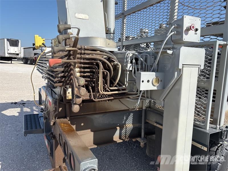 Road Boss Trailer Mfg. 48 ft T/A Step Deck Crane M 가공 장비