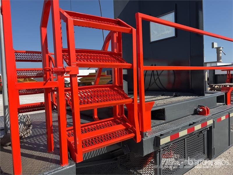 Road Boss Trailer Mfg. 48 ft T/A Step Deck Crane M 가공 장비