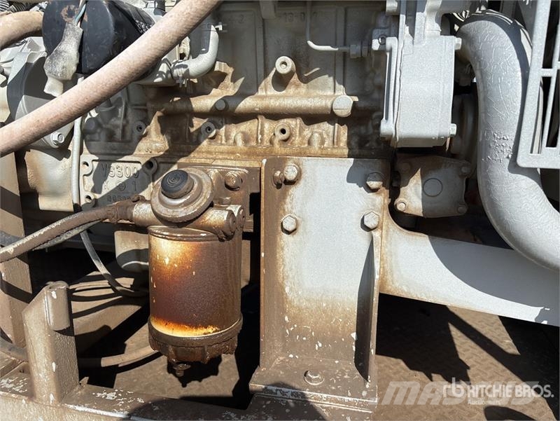 Road Boss Trailer Mfg. 48 ft T/A Step Deck Crane M 가공 장비
