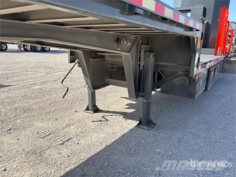 Road Boss Trailer Mfg. 48 ft T/A Step Deck Crane M 가공 장비