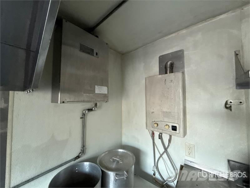  Rock Solid 12 ft T/A Enclosed Trailer Прицепы-фургоны