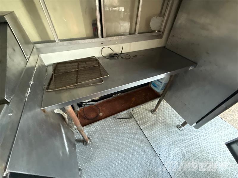  Rock Solid 12 ft T/A Enclosed Trailer Прицепы-фургоны
