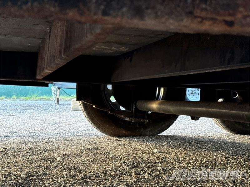  Rock Solid 12 ft T/A Enclosed Trailer Прицепы-фургоны