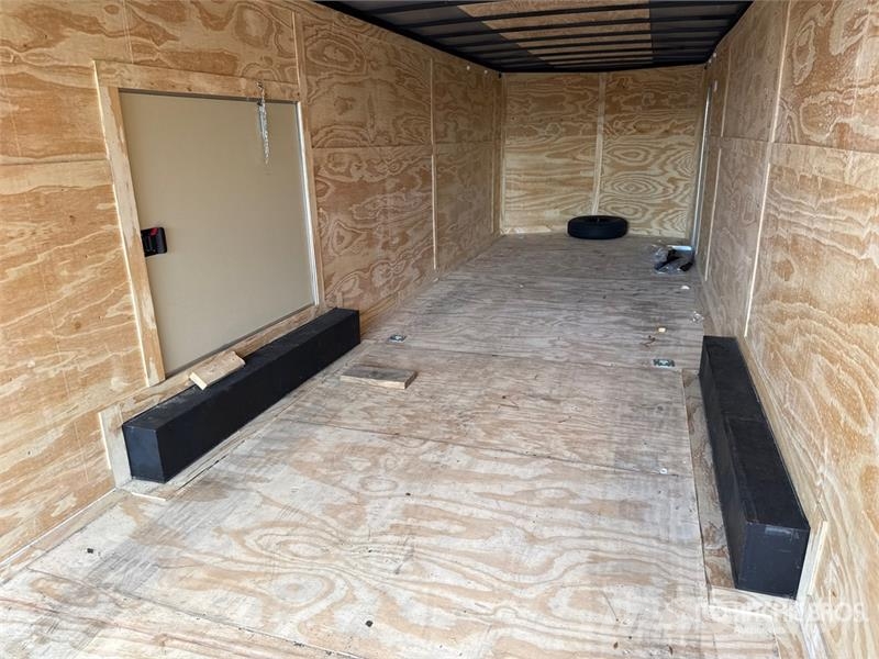Rock Solid Cargo 32 ft T/A Enclosed Trailer Прицепы-фургоны