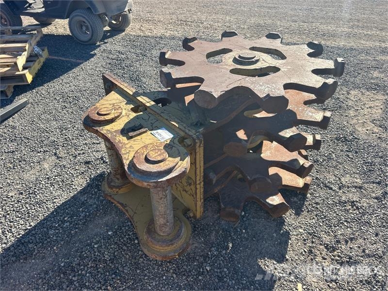 Rockland 36 in Excavator Compaction Wheel - Fits Cat 336 Drugi deli