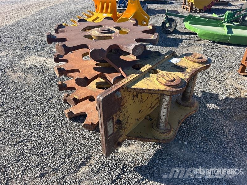 Rockland 36 in Excavator Compaction Wheel - Fits Cat 336 Drugi deli