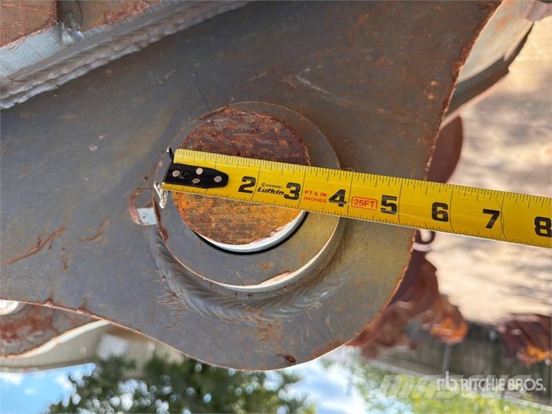 Rockland ESS40 24 in Digging Excavator Bucket - Fits Volvo Lopaty