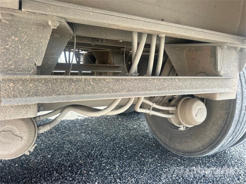 Rolls Bent 1140H6666 40 ft T/A Aluminum End Dump T Bañera