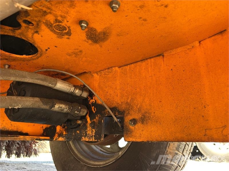 Rosco NB25 Self-Propelled Broom 掃倉機