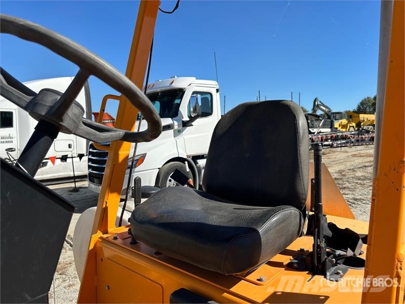 Rosco NB25 Self-Propelled Broom 掃倉機