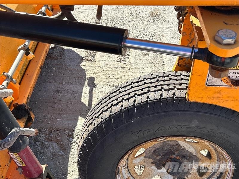 Rosco NB25 Self-Propelled Broom 掃倉機