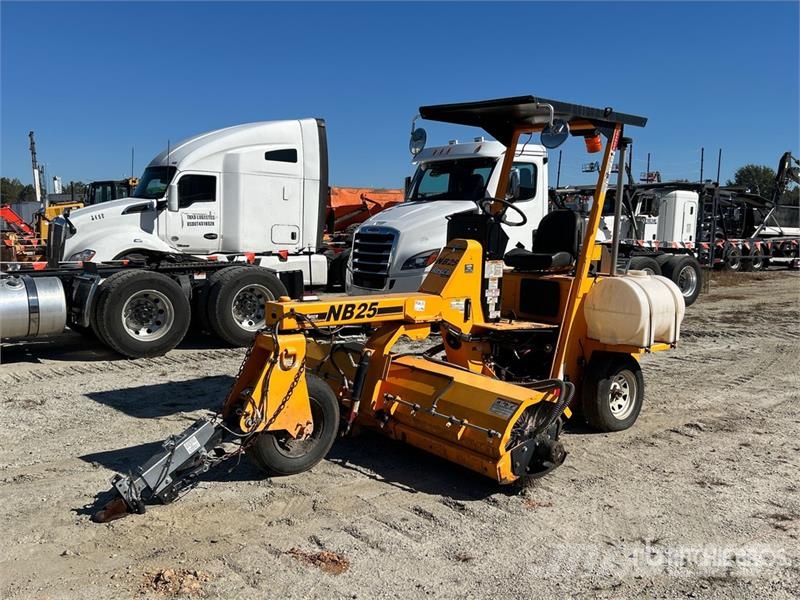 Rosco NB25 Self-Propelled Broom 掃倉機