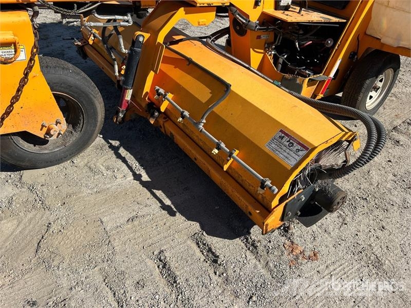 Rosco NB25 Self-Propelled Broom 掃倉機