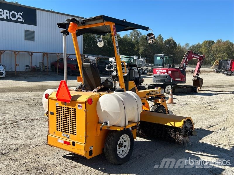 Rosco NB25 Self-Propelled Broom 掃倉機