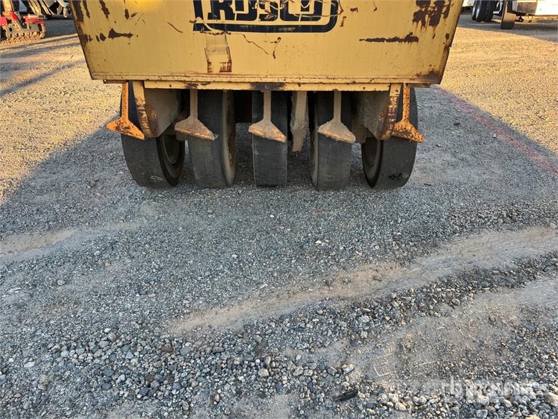 Rosco Tru-Pac 915 Pneumatikus kerekes hengerek