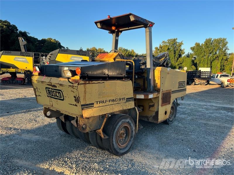 Rosco Tru-Pac 915 Pneumatikus kerekes hengerek
