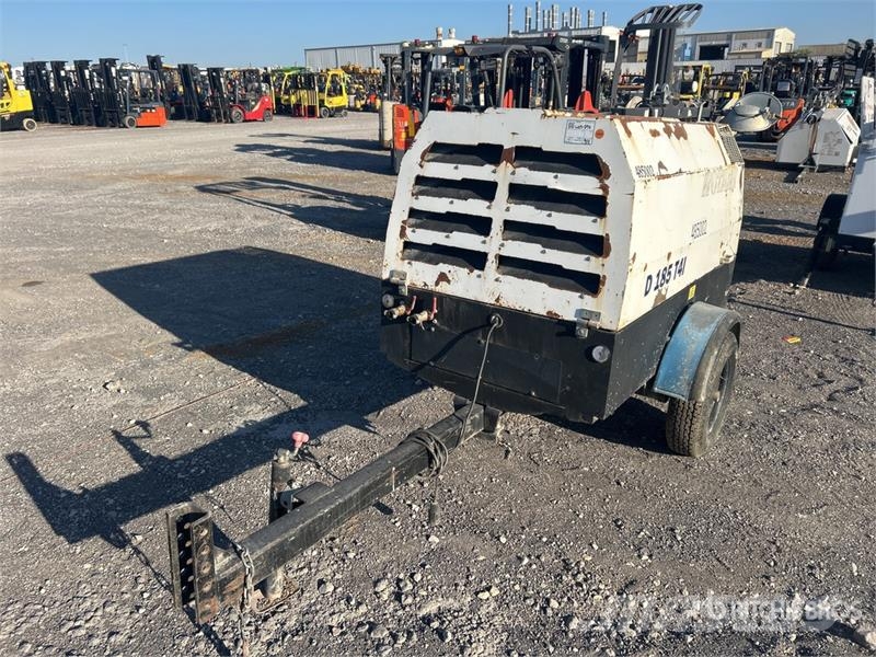 Rotair D185T41 185 cfm Mobile Air Compressor Compressori