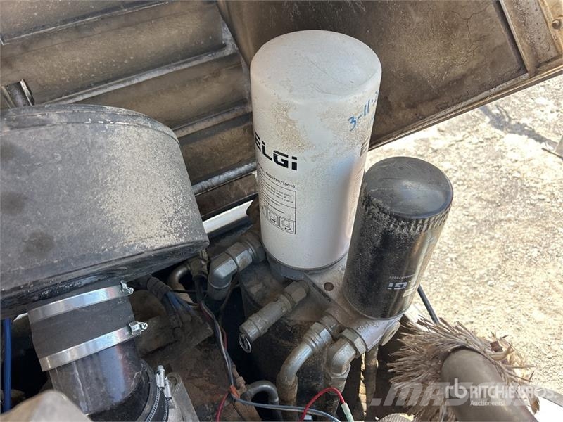 Rotair D185T4F 185 cfm Mobile Air Compressor Compressori