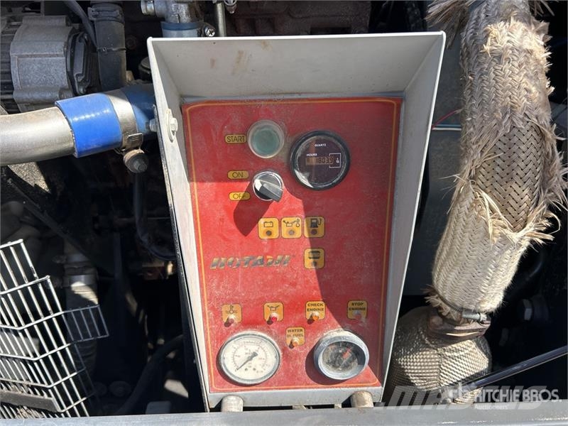 Rotair D185T4F 185 cfm Mobile Air Compressor Compressori