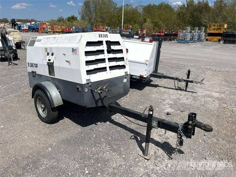 Rotair D185T4F 185 cfm Mobile Air Compressor Compressori