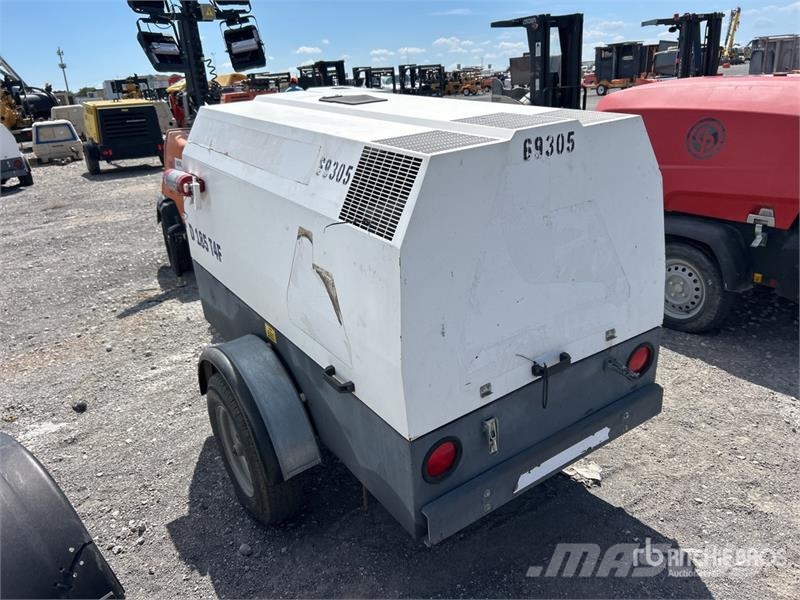 Rotair D185T4F 185 cfm Mobile Air Compressor Compressori