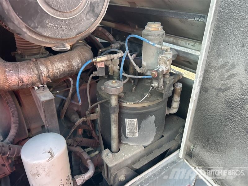 Rotair D400T4F 400 cfm Mobile Air Compressor Kompresszorok