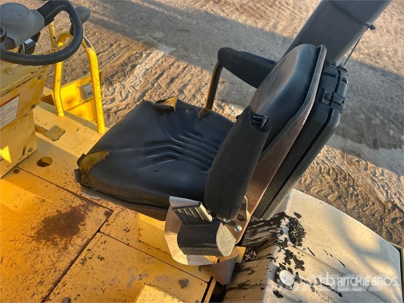 Sakai GW750-2 공기 타이어 롤러