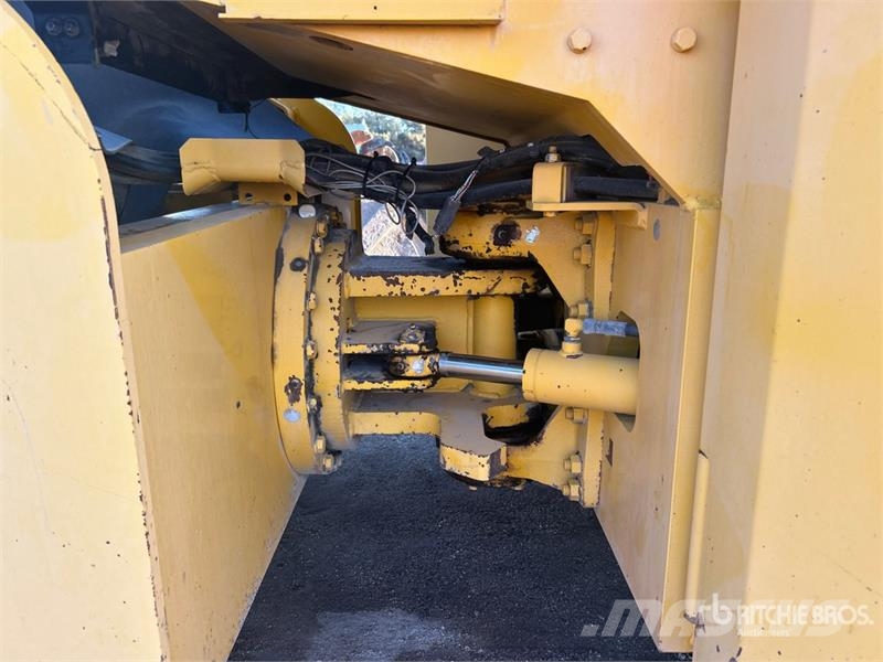Sakai GW750-2 공기 타이어 롤러