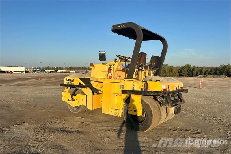 Sakai GW750-2 공기 타이어 롤러