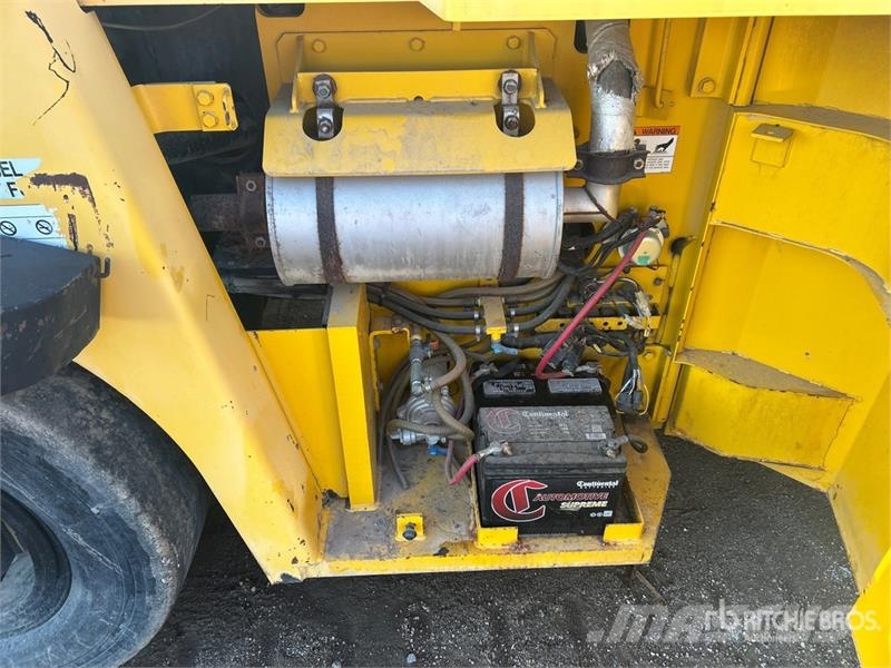 Sakai GW750-2 공기 타이어 롤러