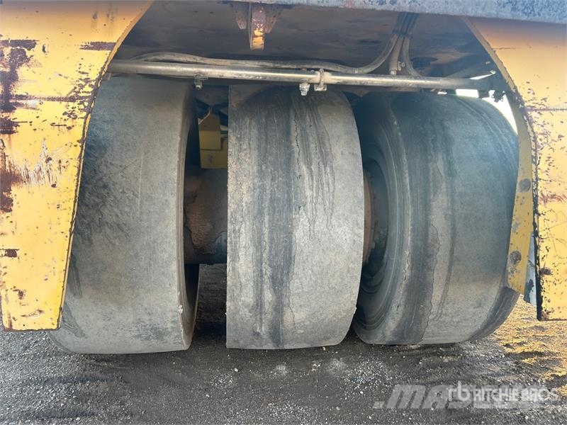 Sakai GW750-2 공기 타이어 롤러